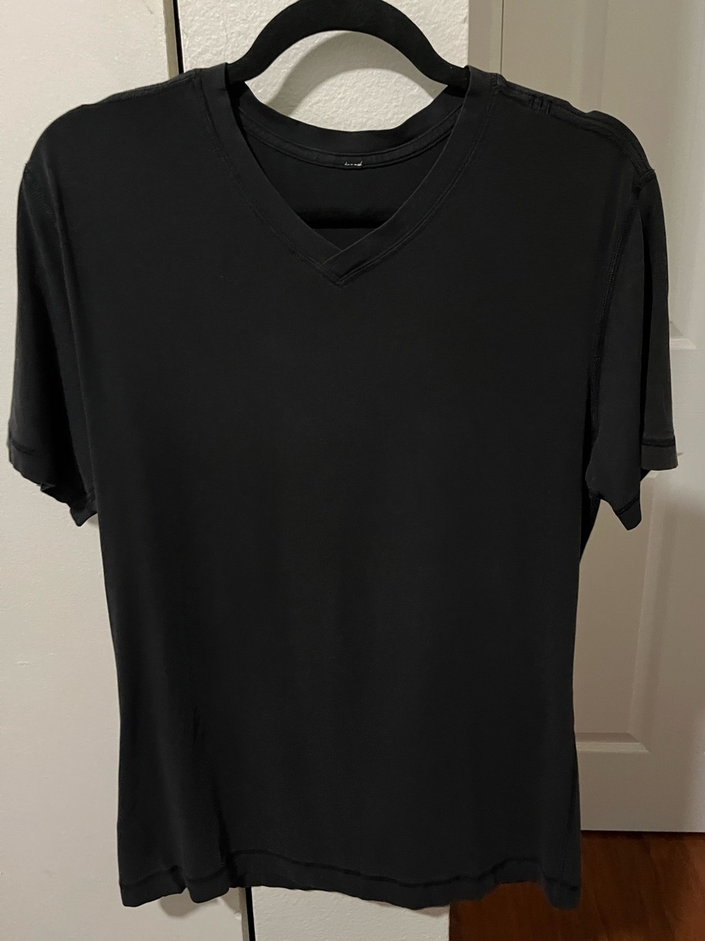 lululemon athletica Men's Black V-Neck Tee - Picture 1 of 5